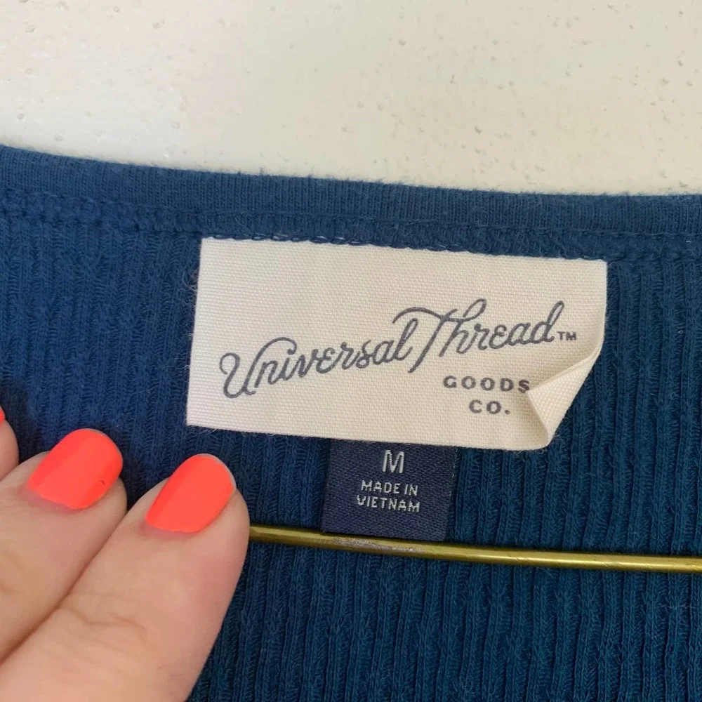 Universal Thread navy blue scoop neck snap front long sleeve henley MEDIUM - Picture 3 of 5